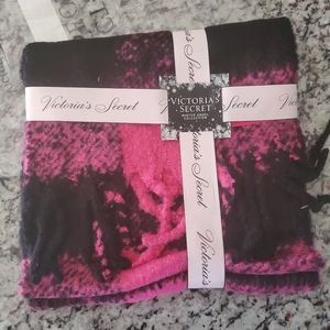 Victoria's Secret Buffalo Fuschia Check Scarf